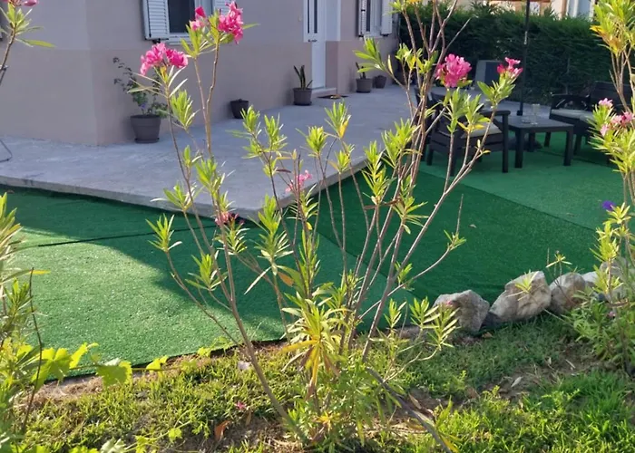 Elena's Prázdninový dům *